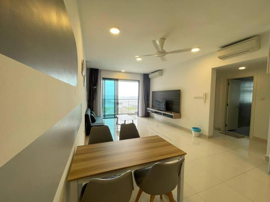 Teega Suites Seaview By Vdo Homestay Nusajaya  Exterior photo