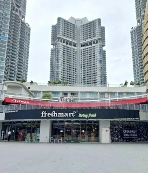Teega Suites Seaview By Vdo Homestay Nusajaya  Exterior photo