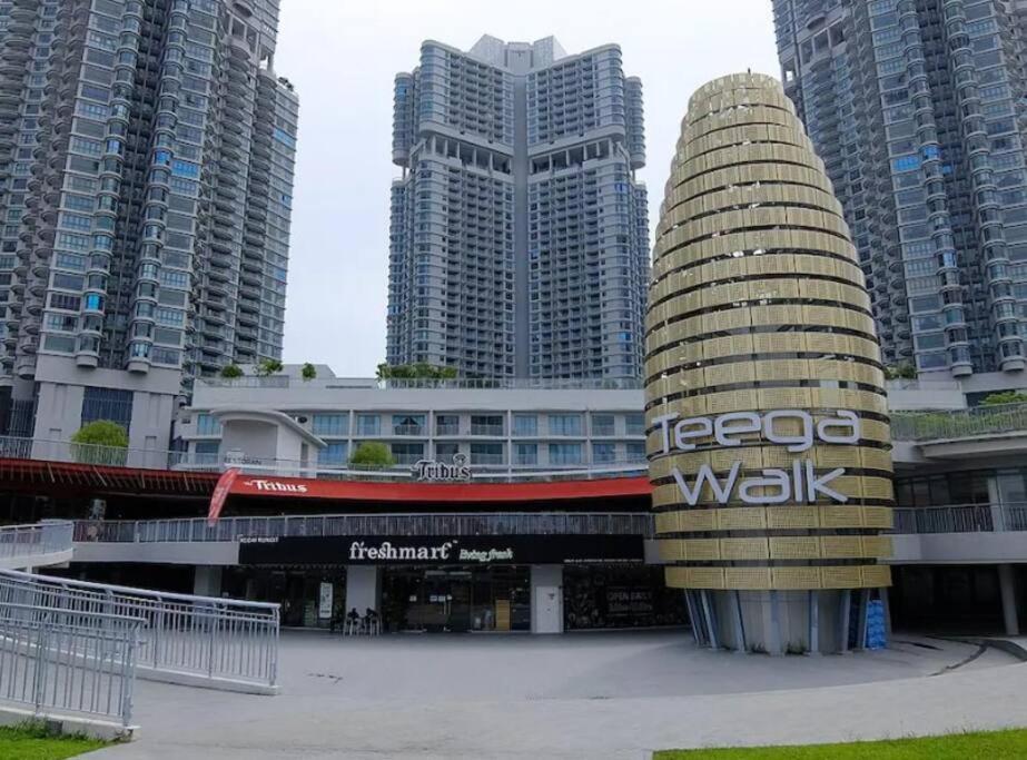 Teega Suites Seaview By Vdo Homestay Nusajaya  Exterior photo